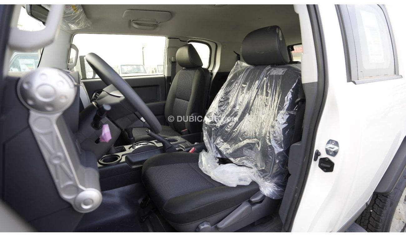 Toyota FJ Cruiser TOYOTA FJ CRUSIER 4WD 4.0L 2023 BASIC