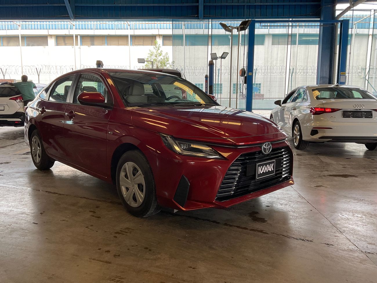 تويوتا يارس E | شامل الضمان | 0 ﺪﻔﻋﺓ ﺃﻮﻟﻯ