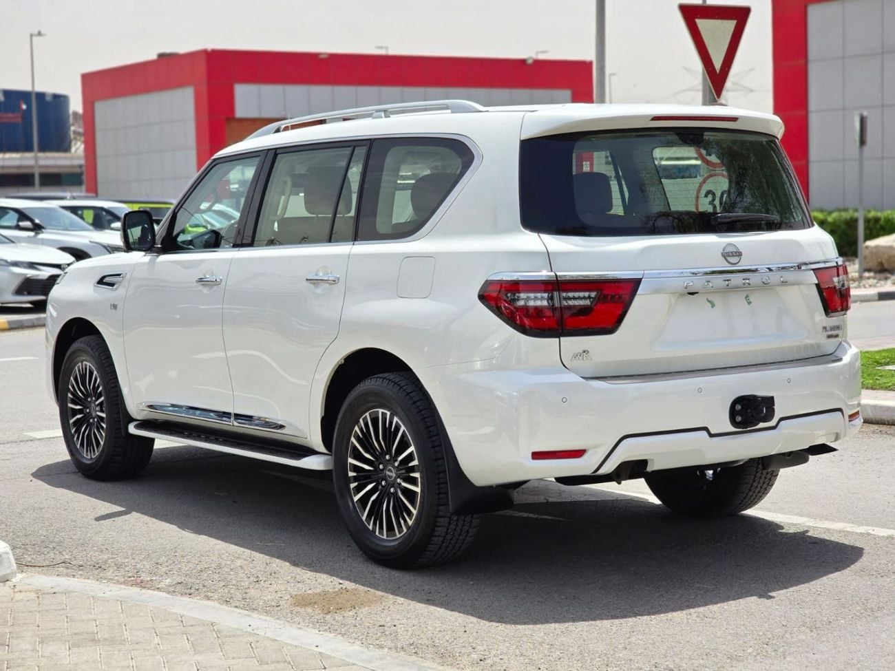 نيسان باترول LE Platinum 5.6L