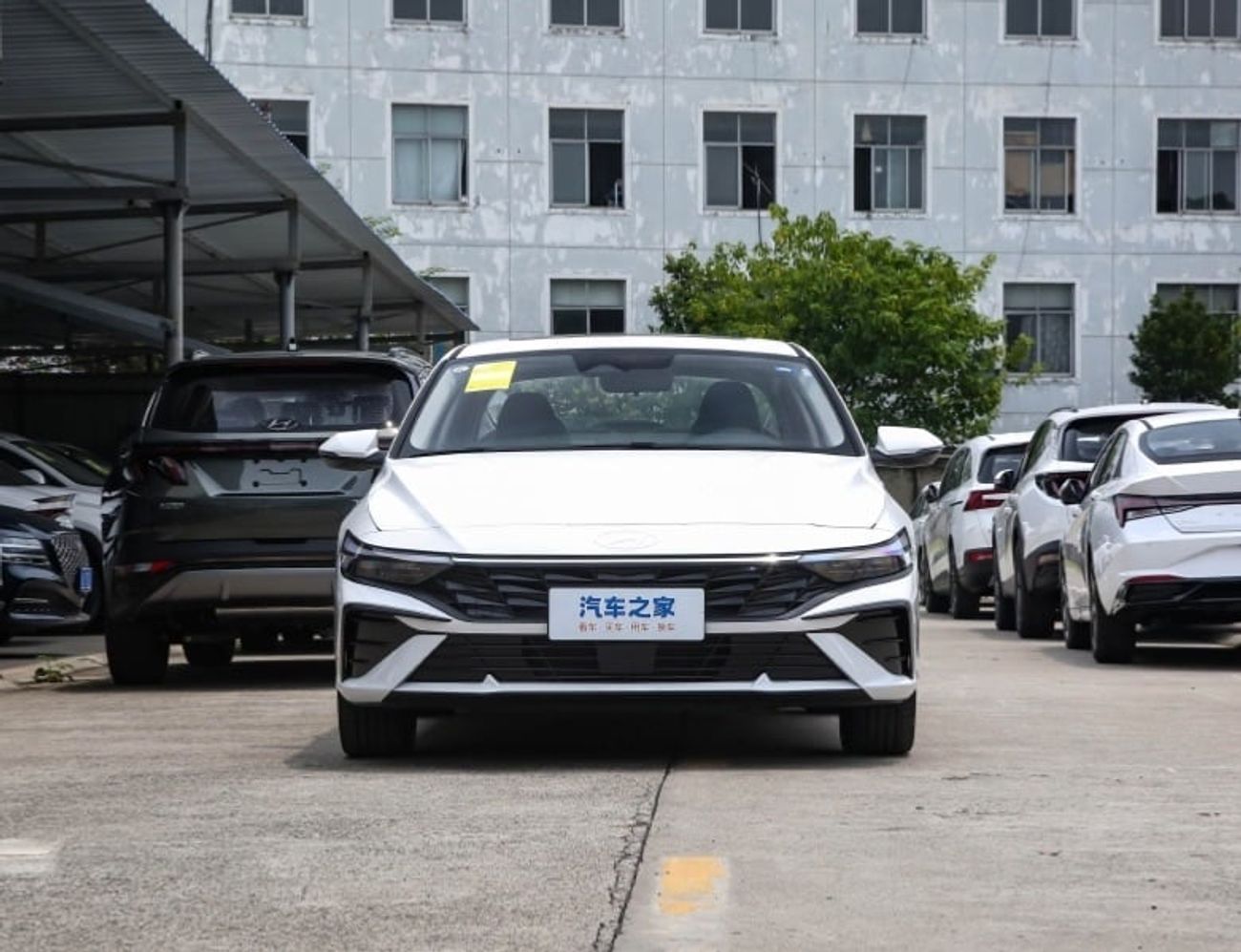 هيونداي إلانترا Elantra Premium Full With Radar