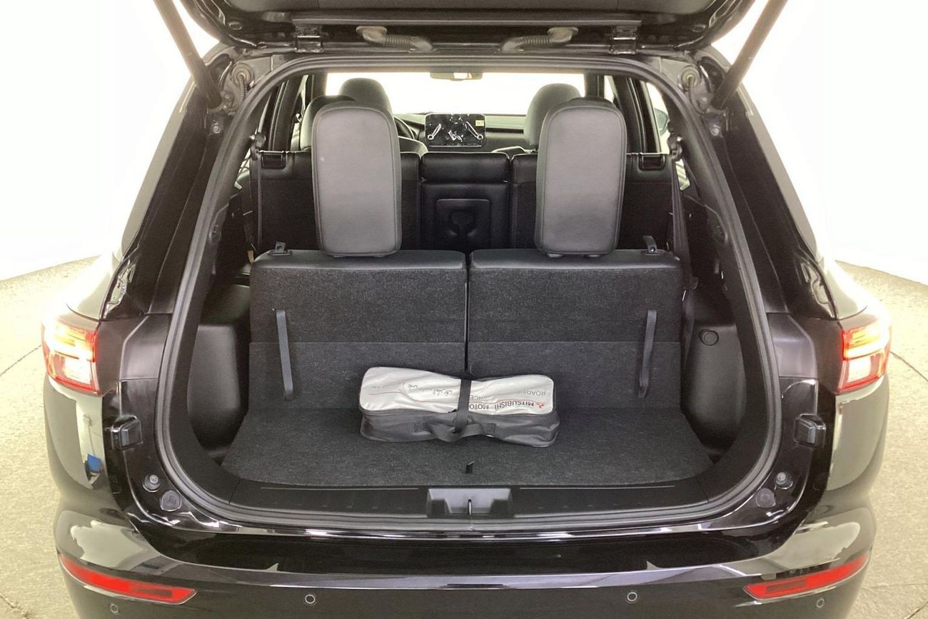 ميتسوبيشي آوتلاندر Premium - Launch Edition | شامل الضمان | 0 ﺪﻔﻋﺓ ﺃﻮﻟﻯ