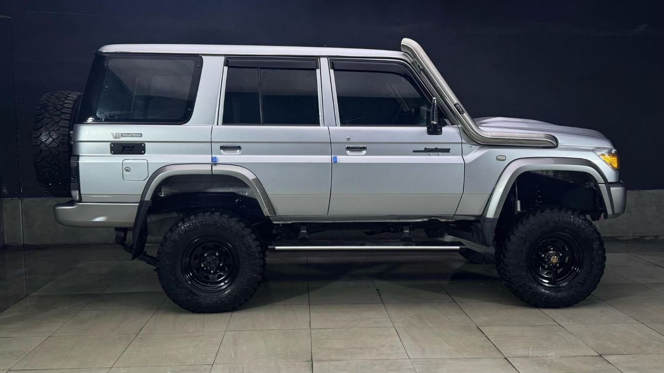 تويوتا لاند كروزر 70 DIESEL 5 DOORS HARDTOP 2013 MODEL RIGHT HAND DRIVE