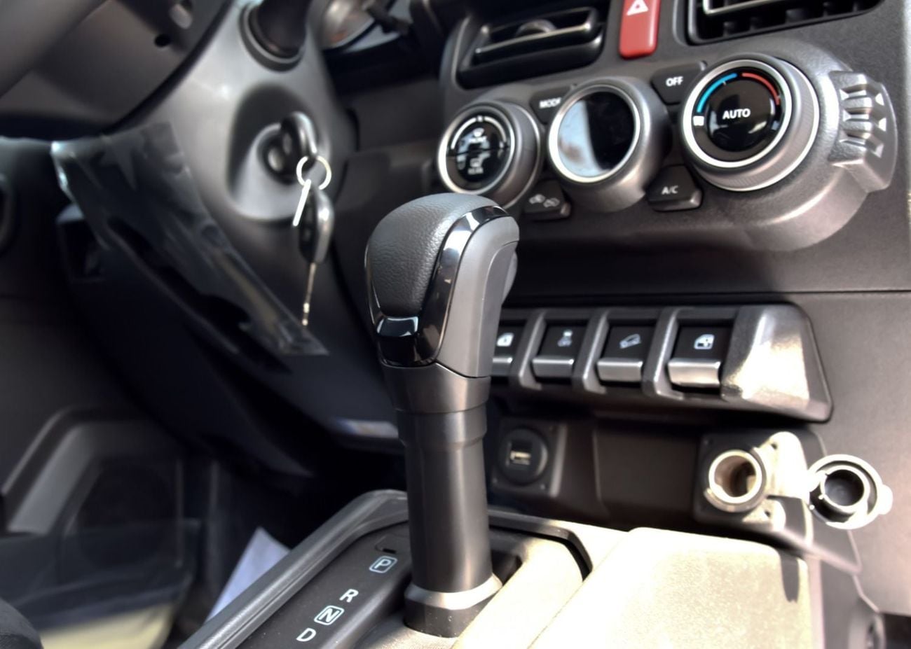 سوزوكي جيمني GLX · 1.5L · 4 Cyl · Automatic · Petrol · SUV/Crossover · Four Wheel Drive · 4 seats · 5 door Petrol 5-Door Automatic 4WD (GCC Specs) – 2026 | For Export Only