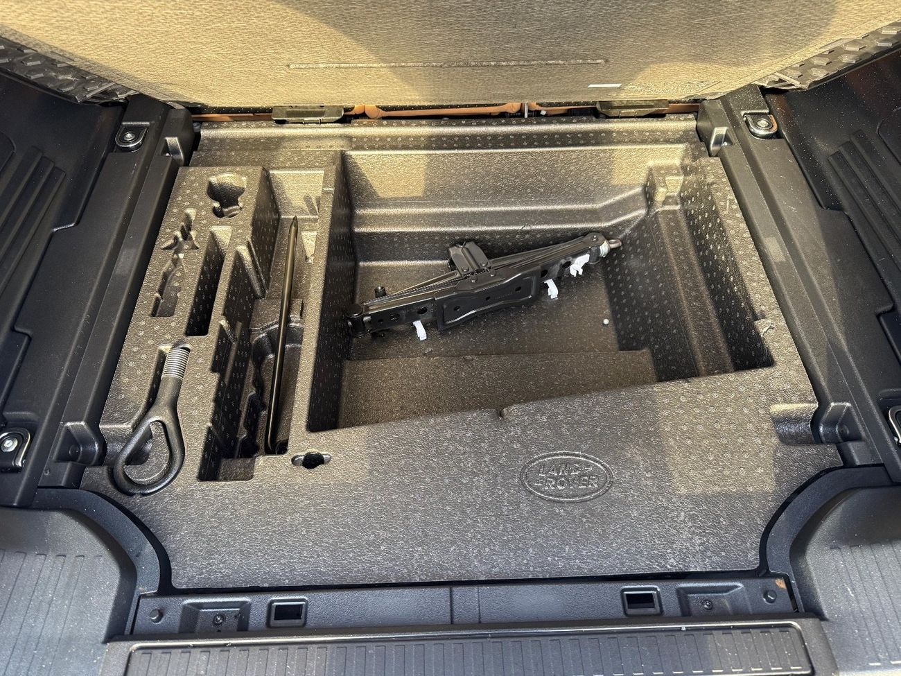 Land Rover Defender P300 110 S 2.0L (5 Seater)