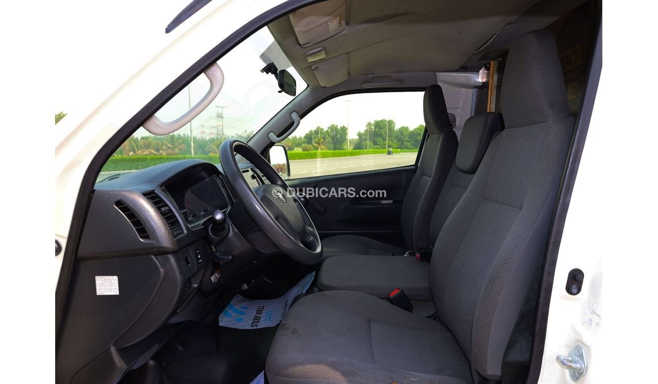 Toyota Hiace GL - Standard Roof 2.7L - Dry Delivery Van | Petrol | GCC Specs | Ready to Drive
