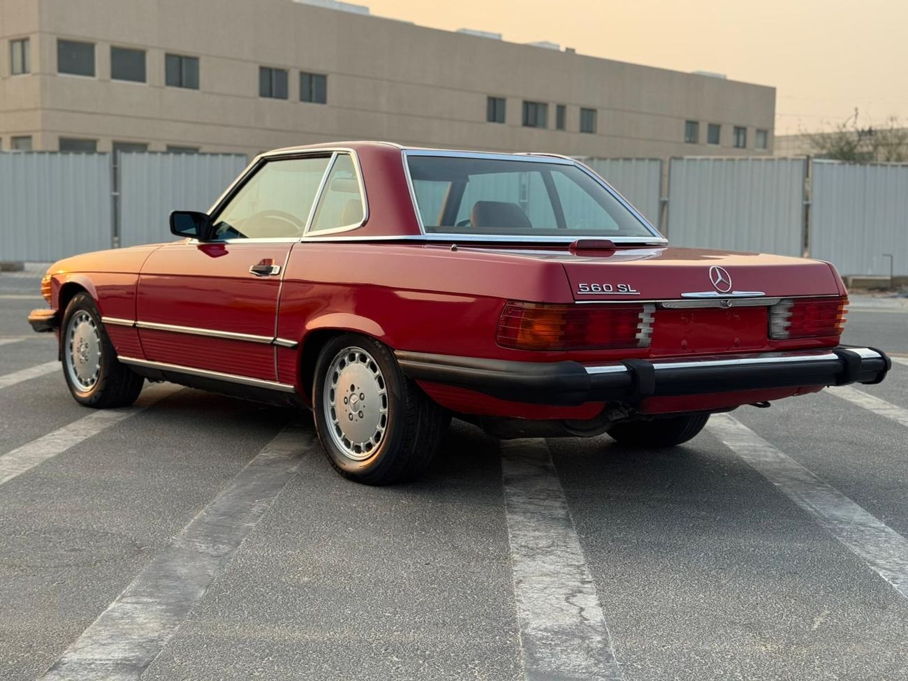 Mercedes-Benz 560 SL