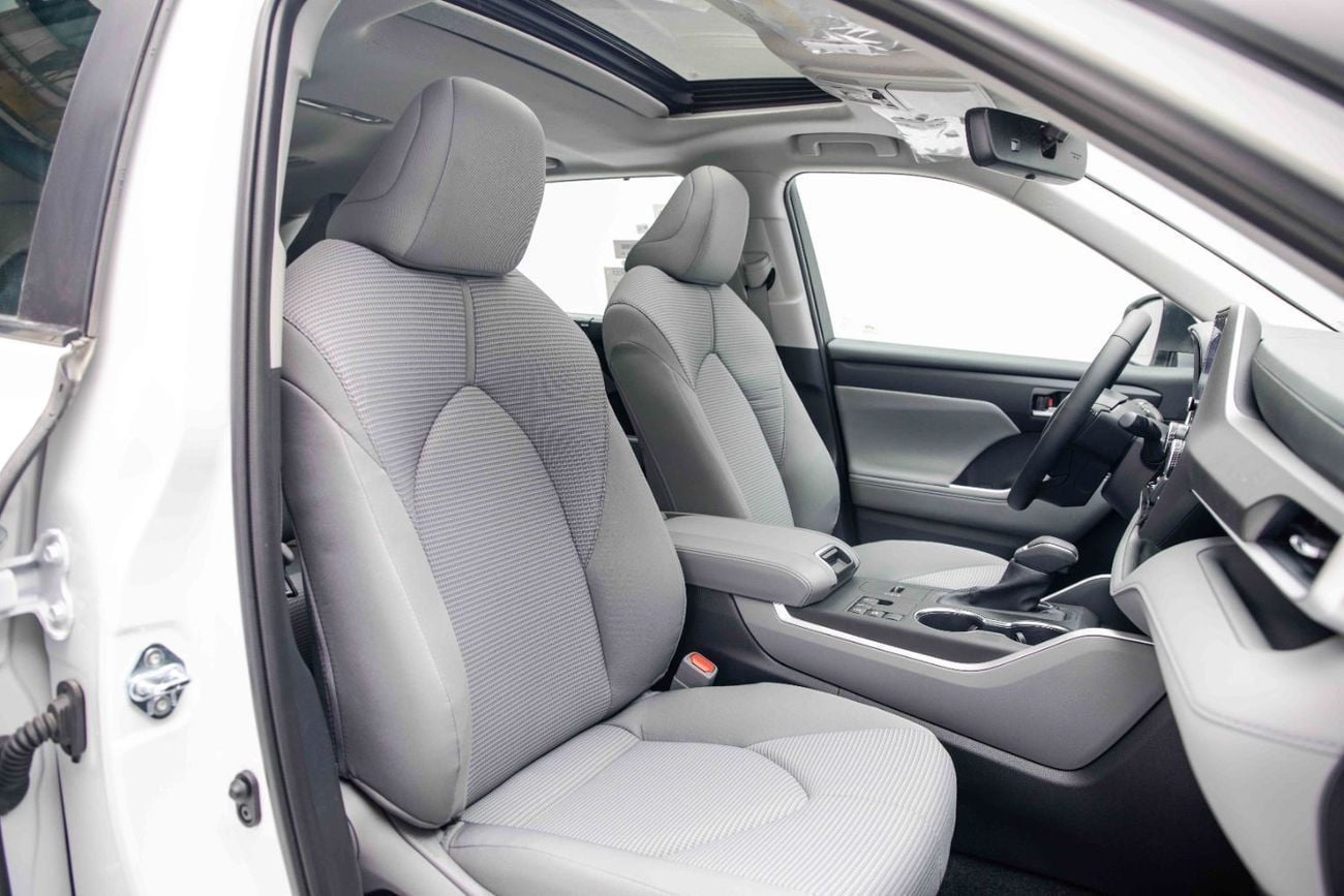 تويوتا هايلاندر GLE 2.5L Hybrid - Platinum White Pearl Inside Grey | Export Only