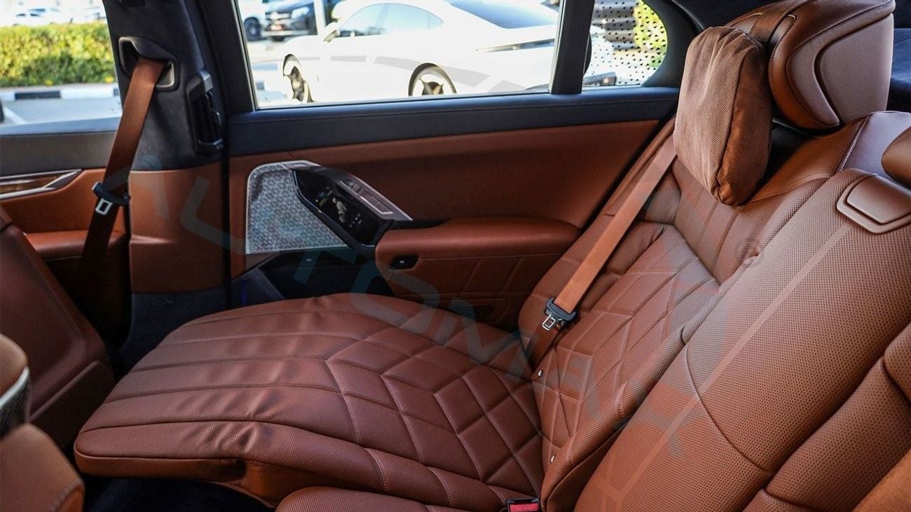 بي أم دبليو 760i xDrive M 4.4TT V8 AWD 2026 GCC 0Km With 2 Years Unlimited Mileage Warranty & 3 Years Service @Offici