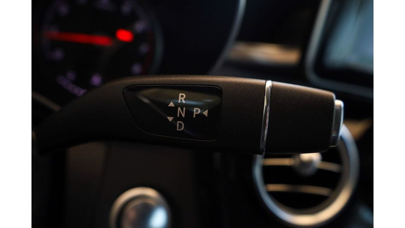 Mercedes-Benz C 300 Mercedes-Benz C300 AMG Pack 2018 American Spec under Warranty with Flexible Down-Payment/ Flood Free