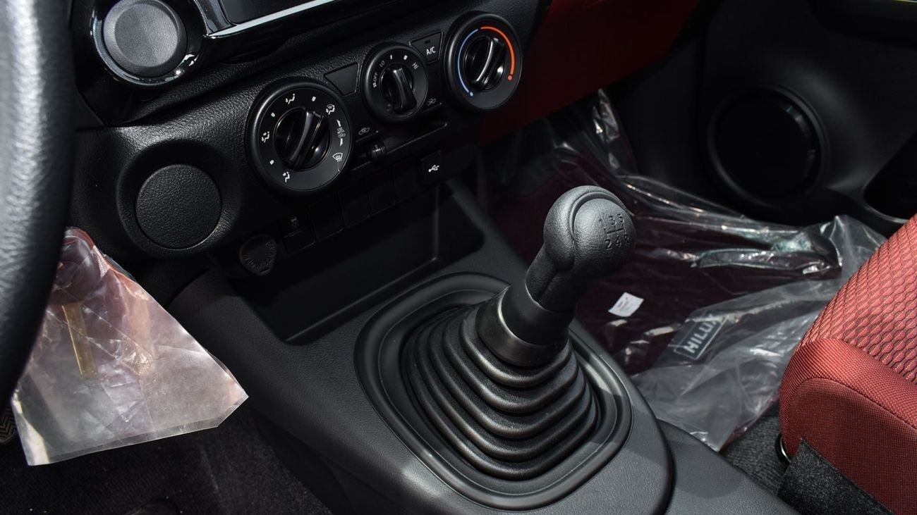 Toyota Land Cruiser 70 4.0L V6 Petrol M/T