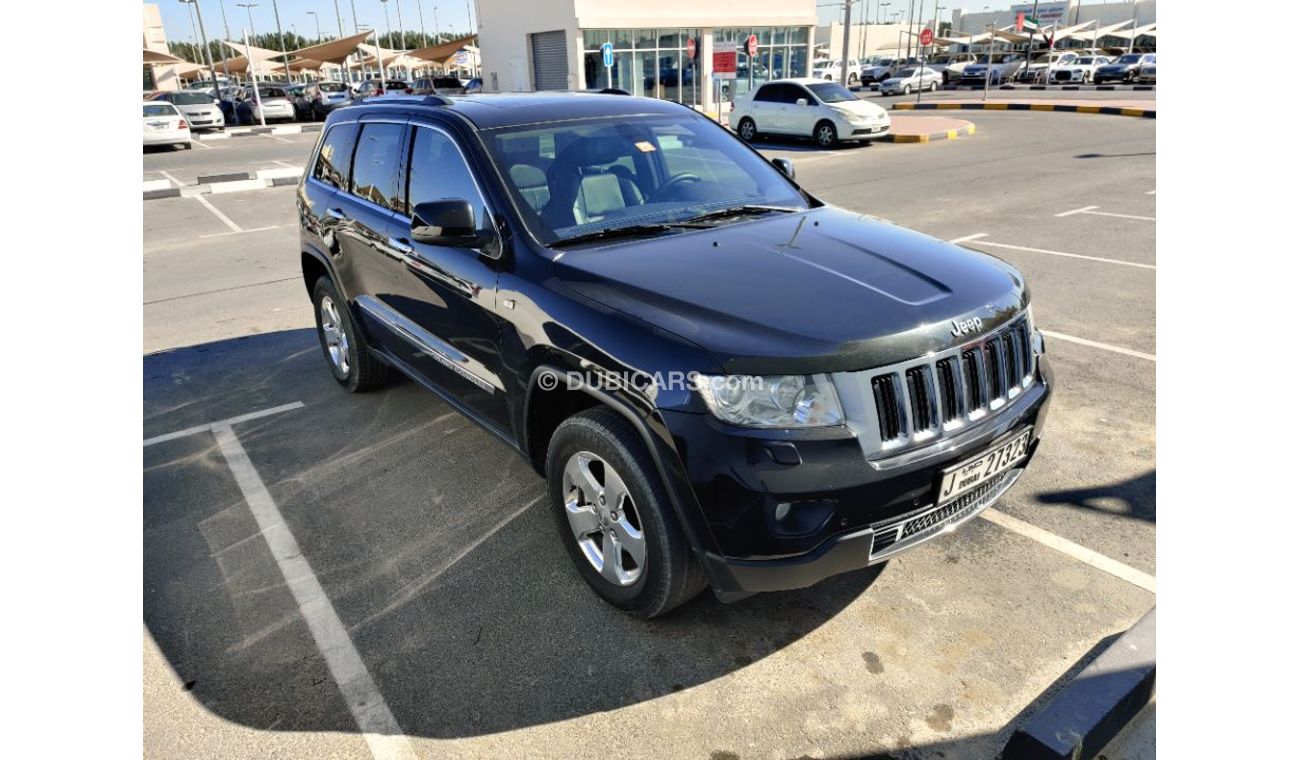 جيب جراند شيروكي 2012 model full options limited V6 low mileage