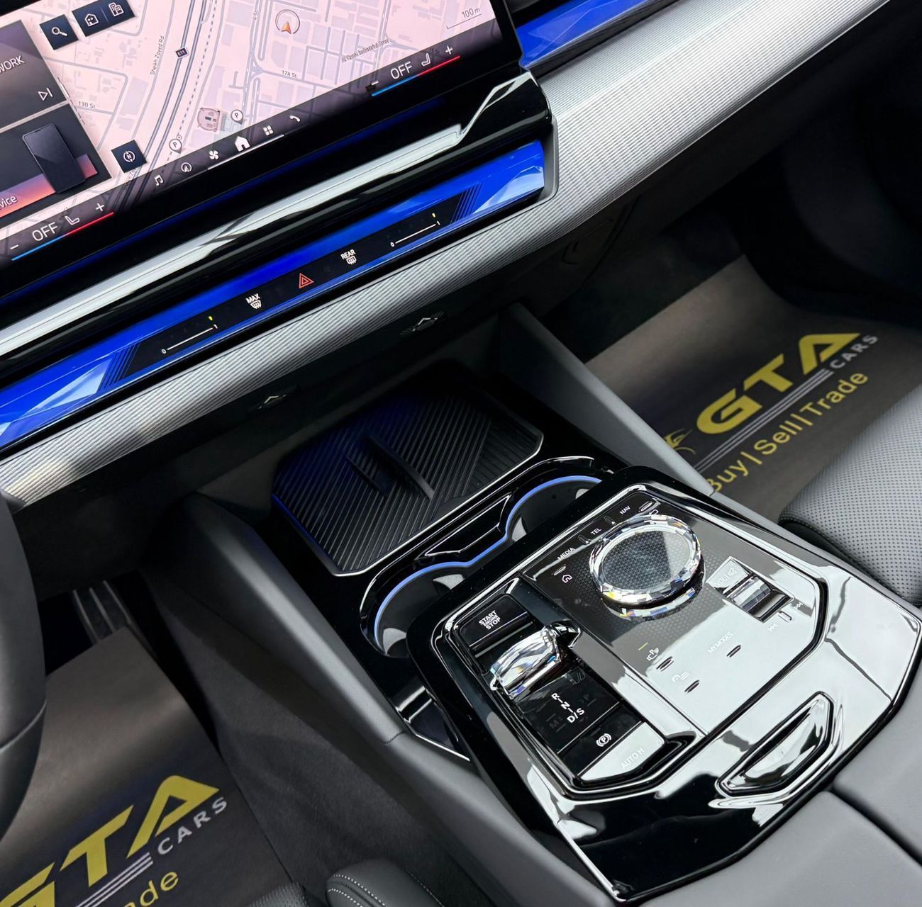 BMW 530i 2025 BMW 530i M-Kit, 2030 BMW Warranty + Service Pack, Fully Loaded, Excellent Condition, GCC