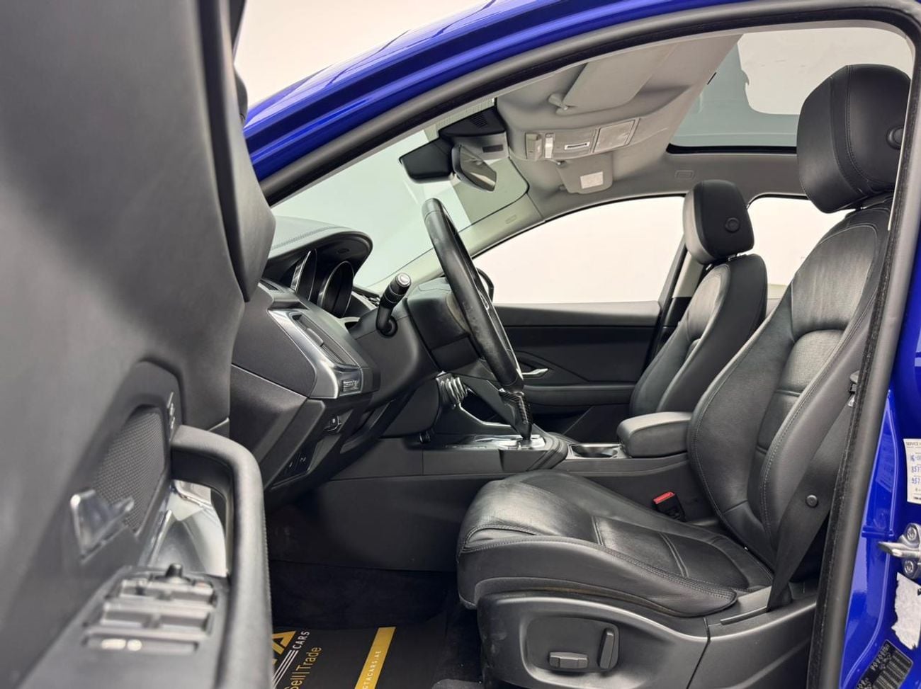 جاكوار E Pace 2019 Jaguar E-Pace P200 S, Jaguar Service History, 1 Year Warranty, Excellent Condition, GCC
