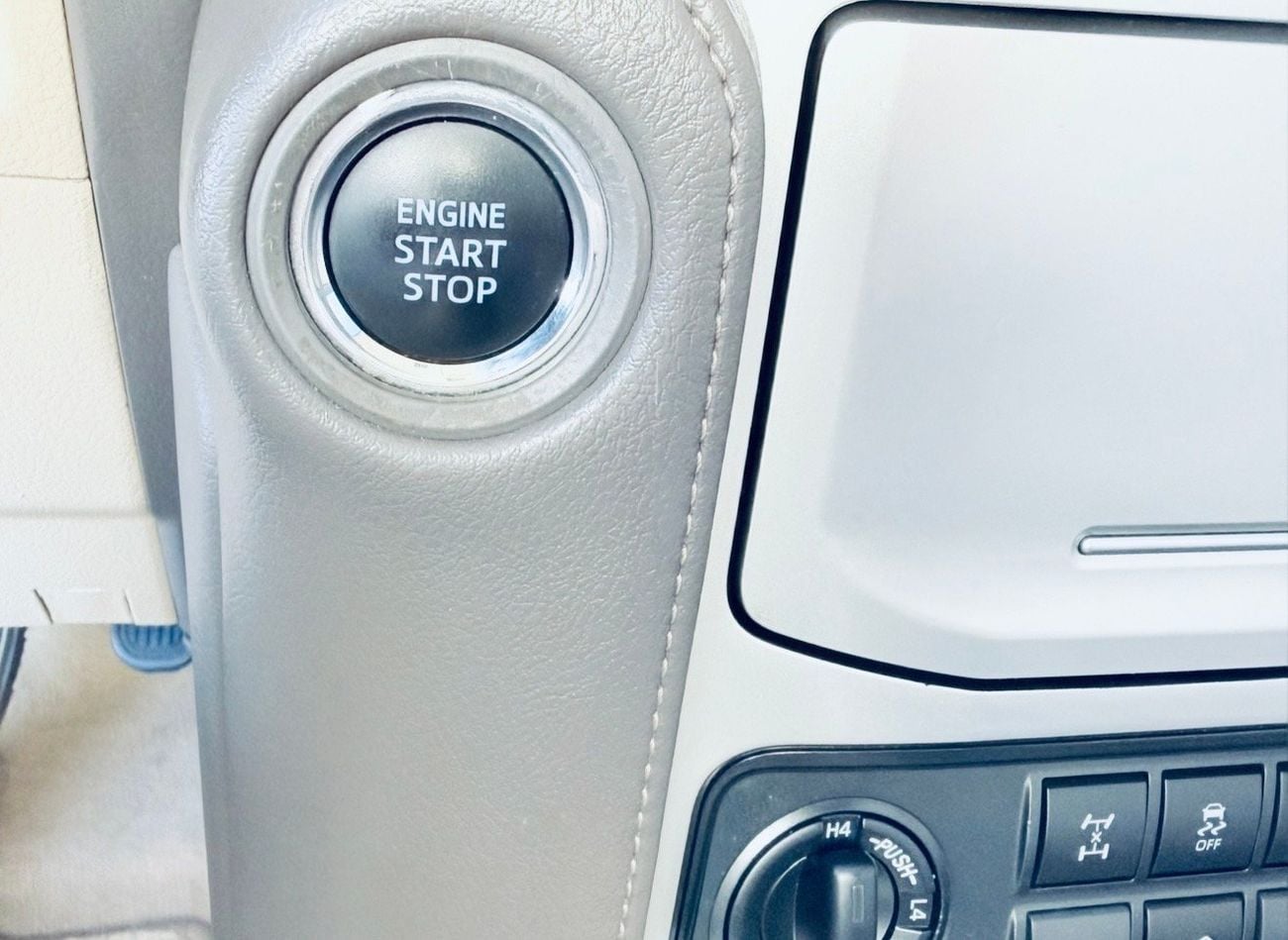 Toyota Prado VXR 4.0L 4WD Toyota Prdao VXR  full option V6 4.0 L Top the range