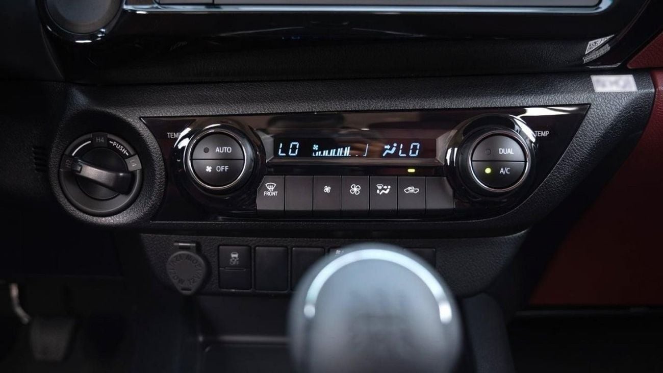 تويوتا هيلوكس SGLX TOYOTA HILUX SR5 2025 PETROL MANUEL 2.7L