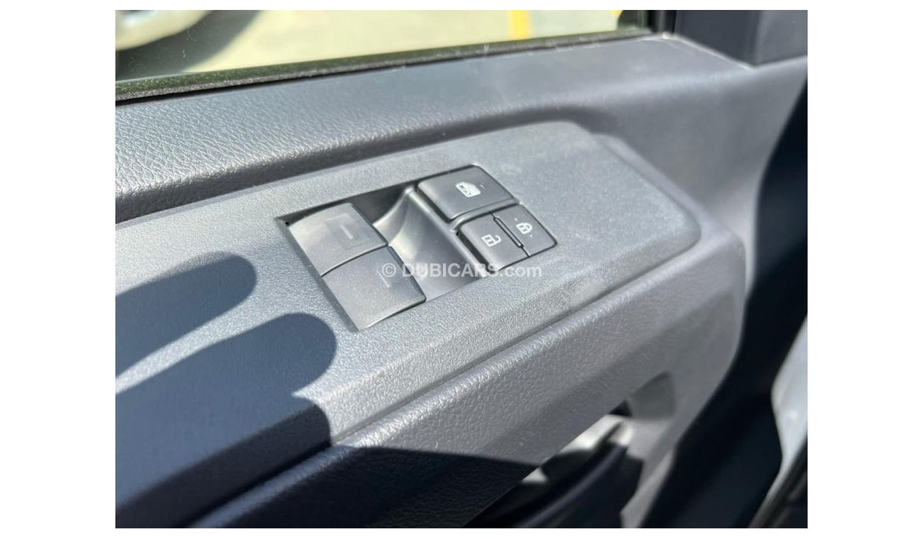 Toyota Hiace TOYOTA HIACE HIGHROOF 2.8L DIESEL MY 2023 WHITE MANUAL TRANSMISSION EXPORT ONLY