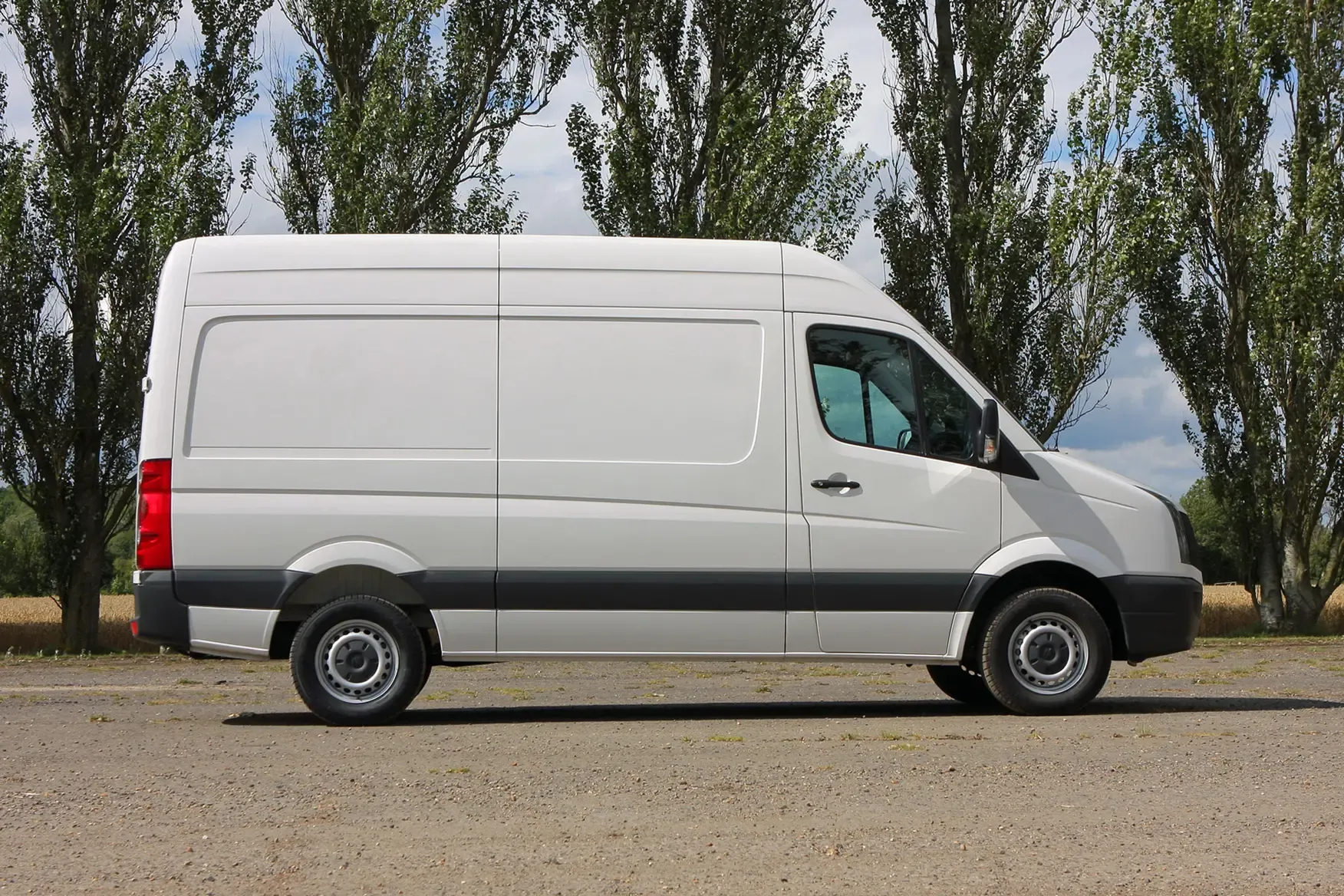 Volkswagen Crafter exterior - Side Profile