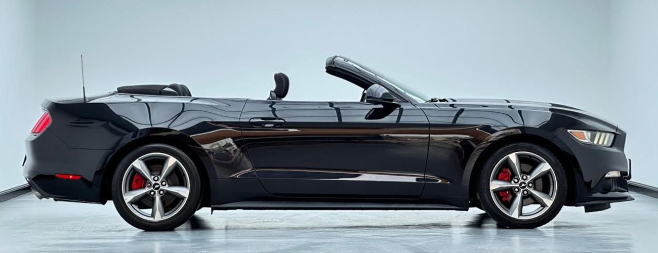 Ford Mustang 2017 Ford Mustang V6 Cabriolet, Super Clean, Excellent Condition, GCC