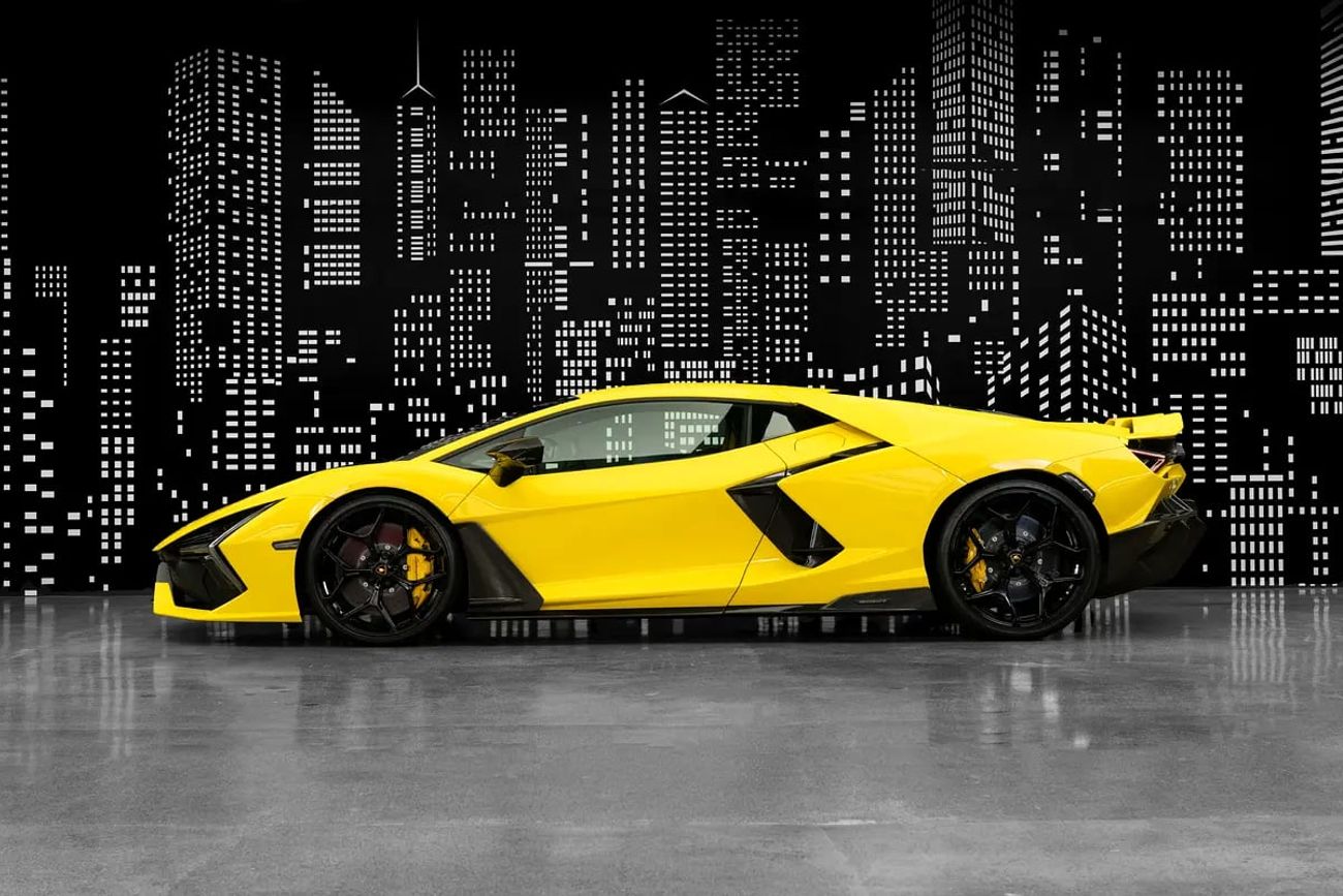 لامبورغيني ريفويلتو 6.5L V12 Hybrid