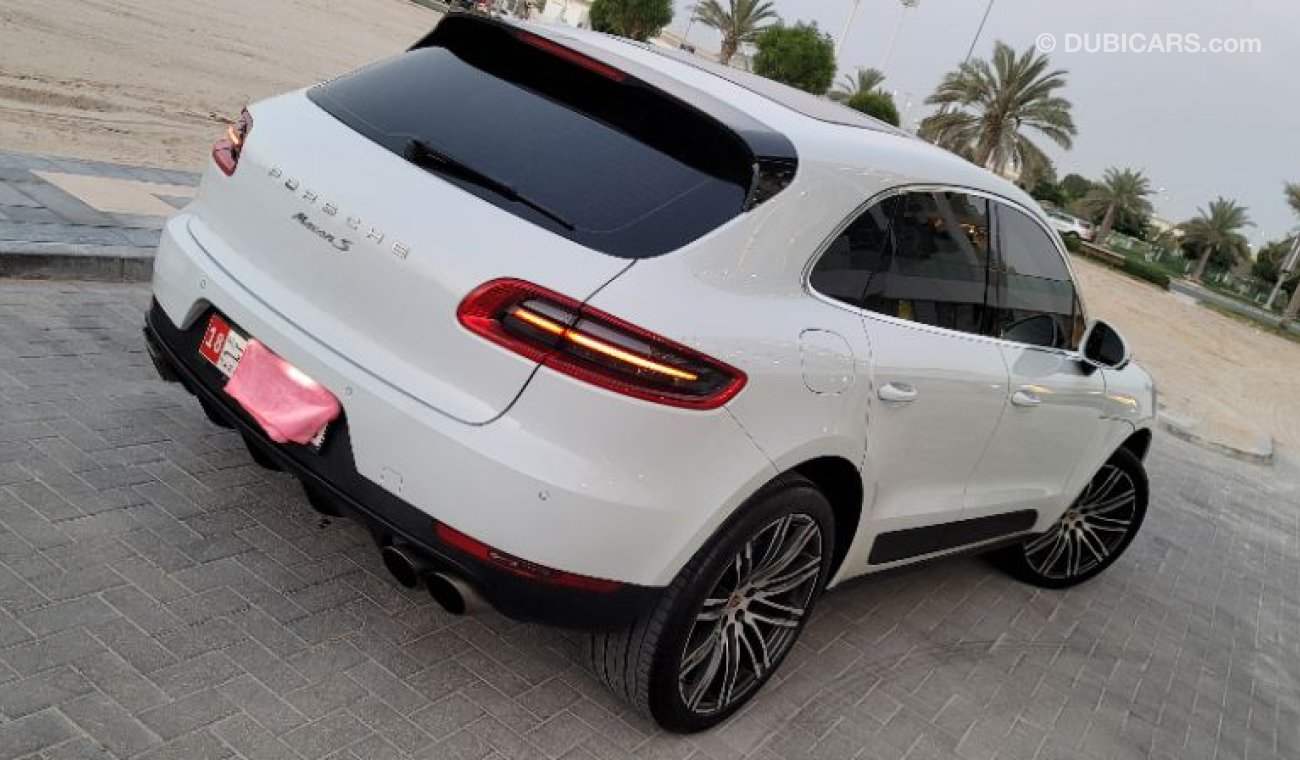 Porsche Macan S