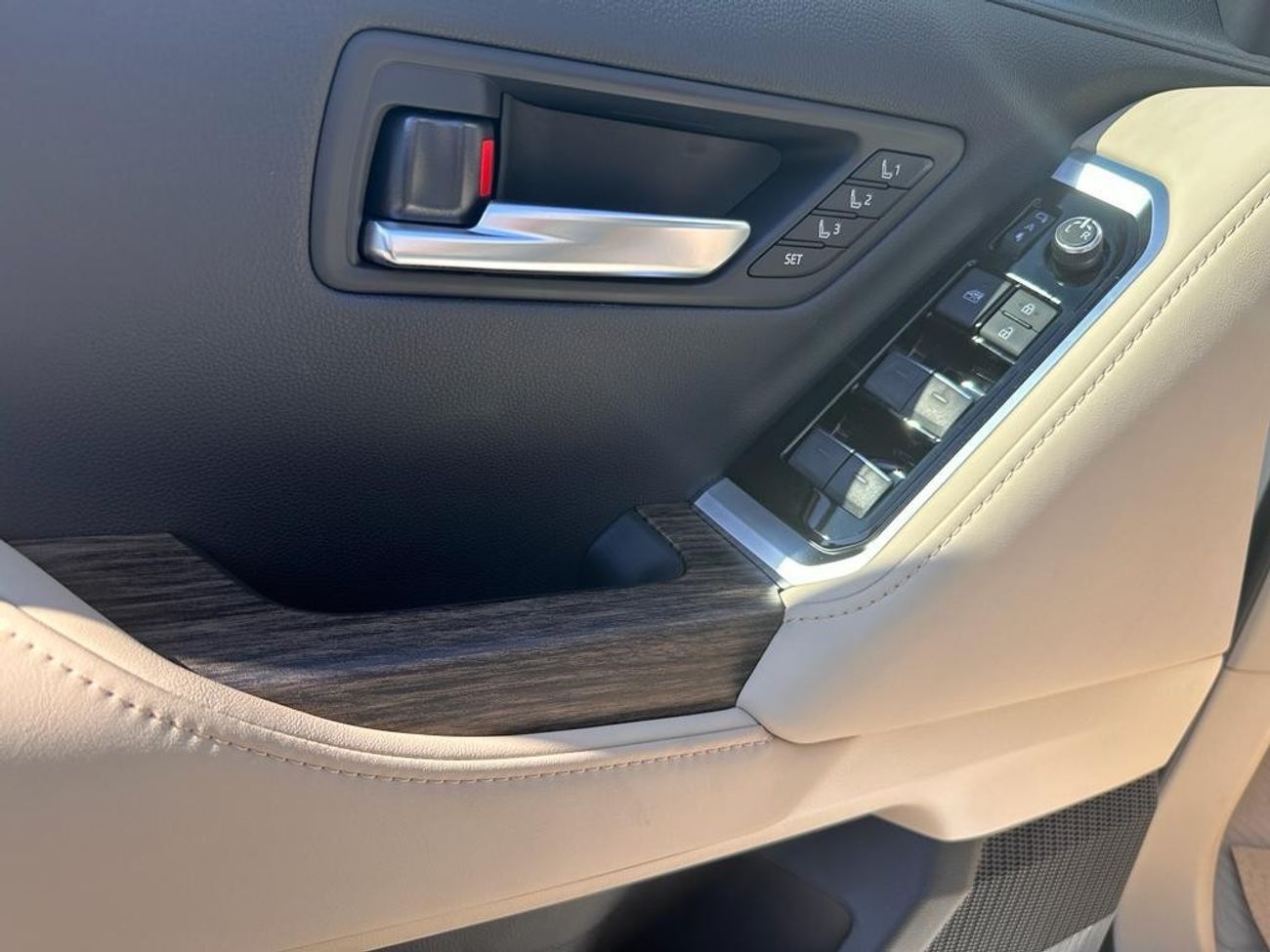 تويوتا لاند كروزر VXR 4.0L