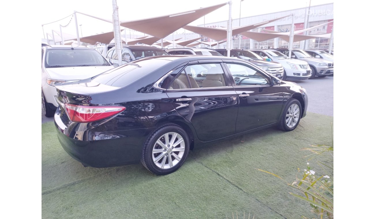 Toyota Camry Gulf model 2016 cruise control, wooden sensor wheels, in excellent condition, you do not need any ex