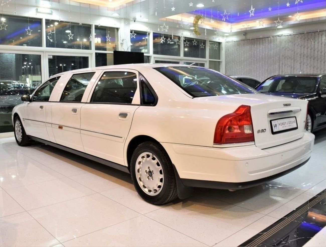 فولفو S80 EXCELLENT DEAL for our Volvo S80 2.9 LIMOUSINE! ( 2004 Model! ) in White Color! GCC Specs
