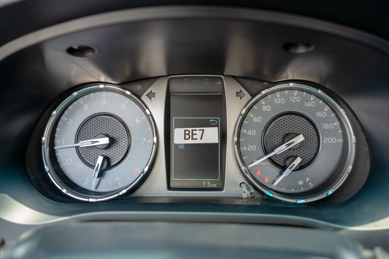 تويوتا هيلوكس Toyota Hilux 2025 2.7L *Petrol