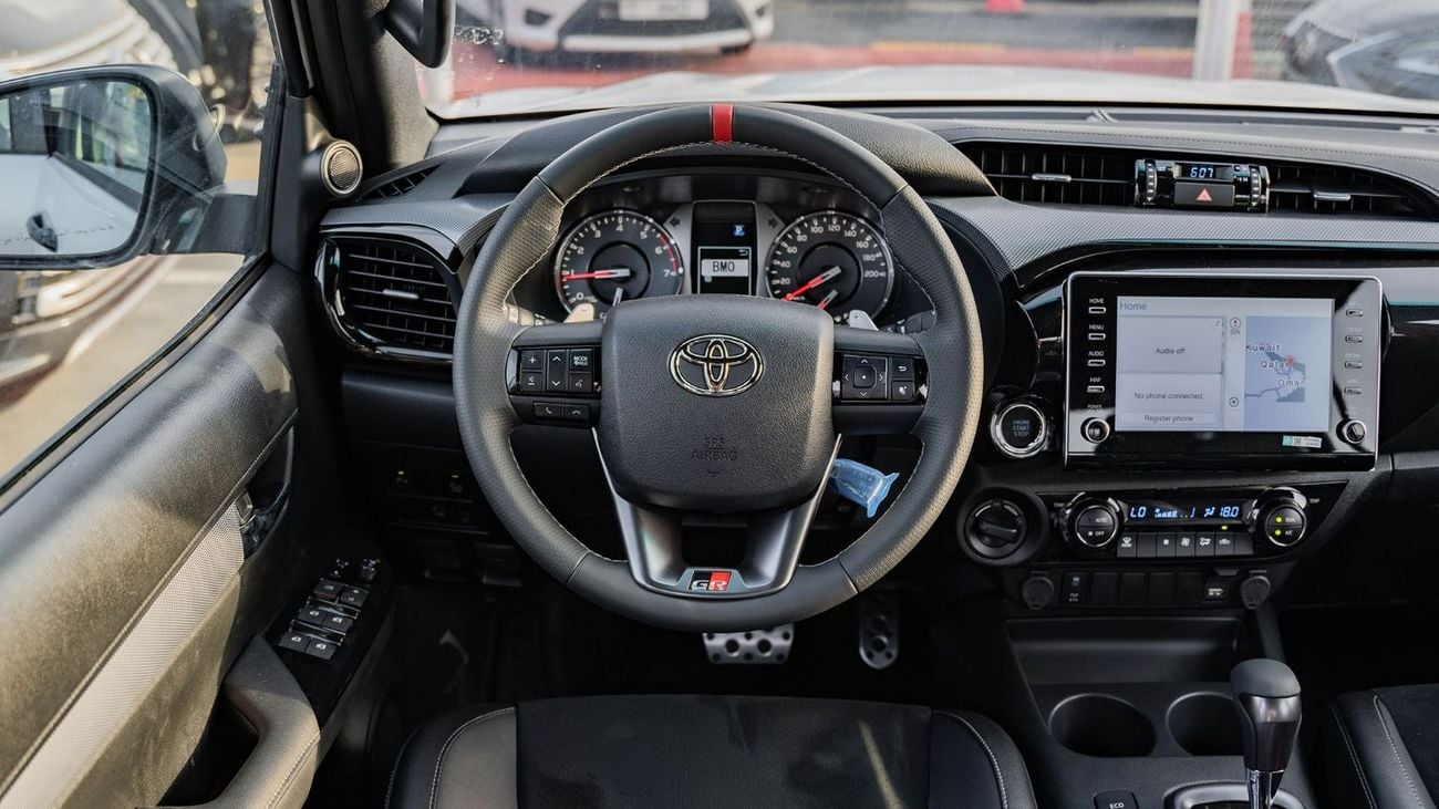 تويوتا هيلوكس 2026 Toyota Hilux GR-Sport 4.0L AT Petrol (White)