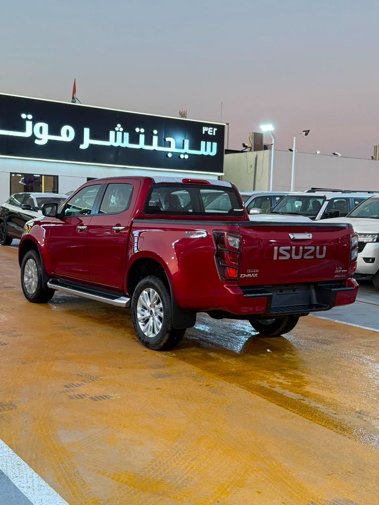 إيسوزو D ماكس ISUZU DMaX - 3.0L - CREW CaB - 4WD - LS - 2027 - RED