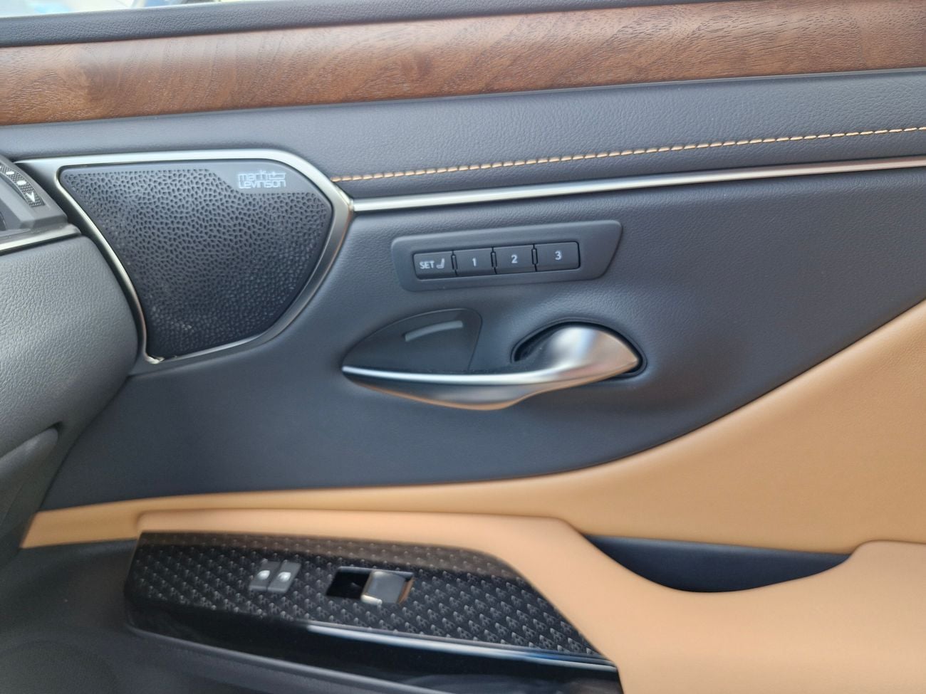 لكزس ES 350 ES350 Ultra Luxury 3.5L Petrol AT Full Brand New 0Km