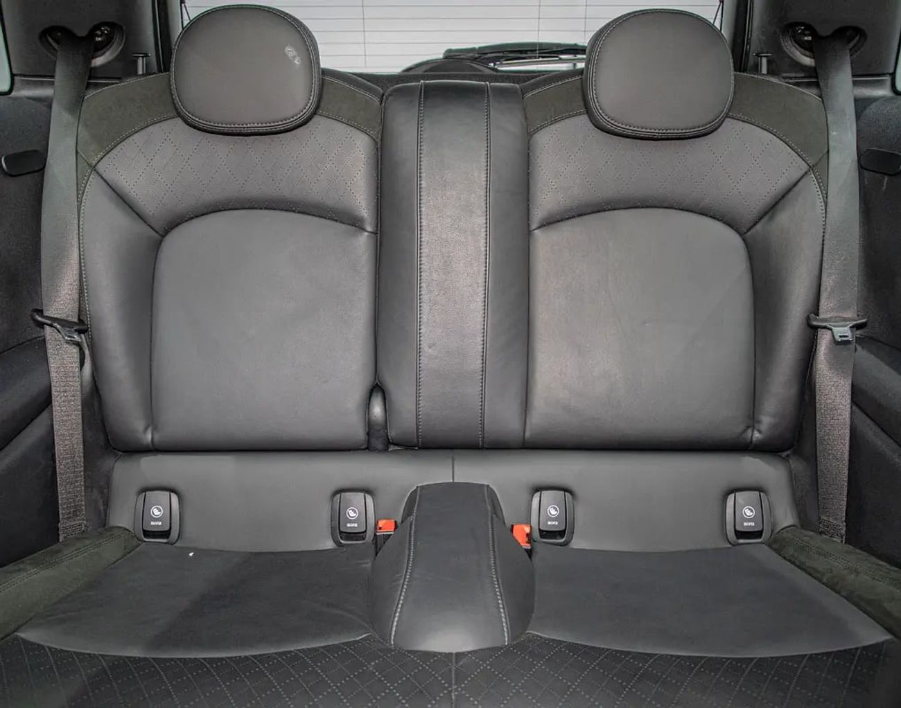 ميني كوبر S 2.0L (4 Seater)