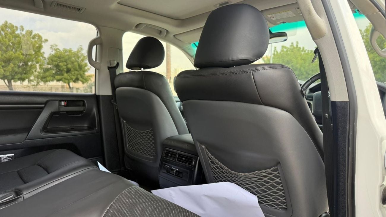 Toyota Land Cruiser GXR Toyota Landcruiser 2016 RHD white colour,diesel engine Australian specs