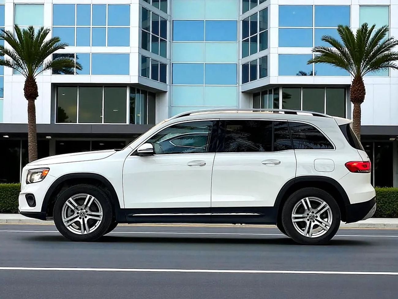 مرسيدس بنز GLB 1,560 PM | MERCEDES GLB250 4MATIC| | ORIGINAL PAINT | LOW MILEAGE| 0% DOWNPAYMENT