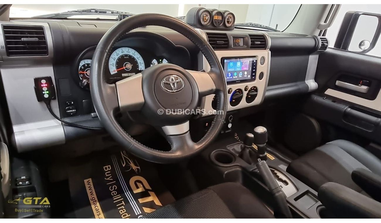 تويوتا إف جي كروزر 2014 Toyota FJ Cruiser GXR, Full Service History, GCC