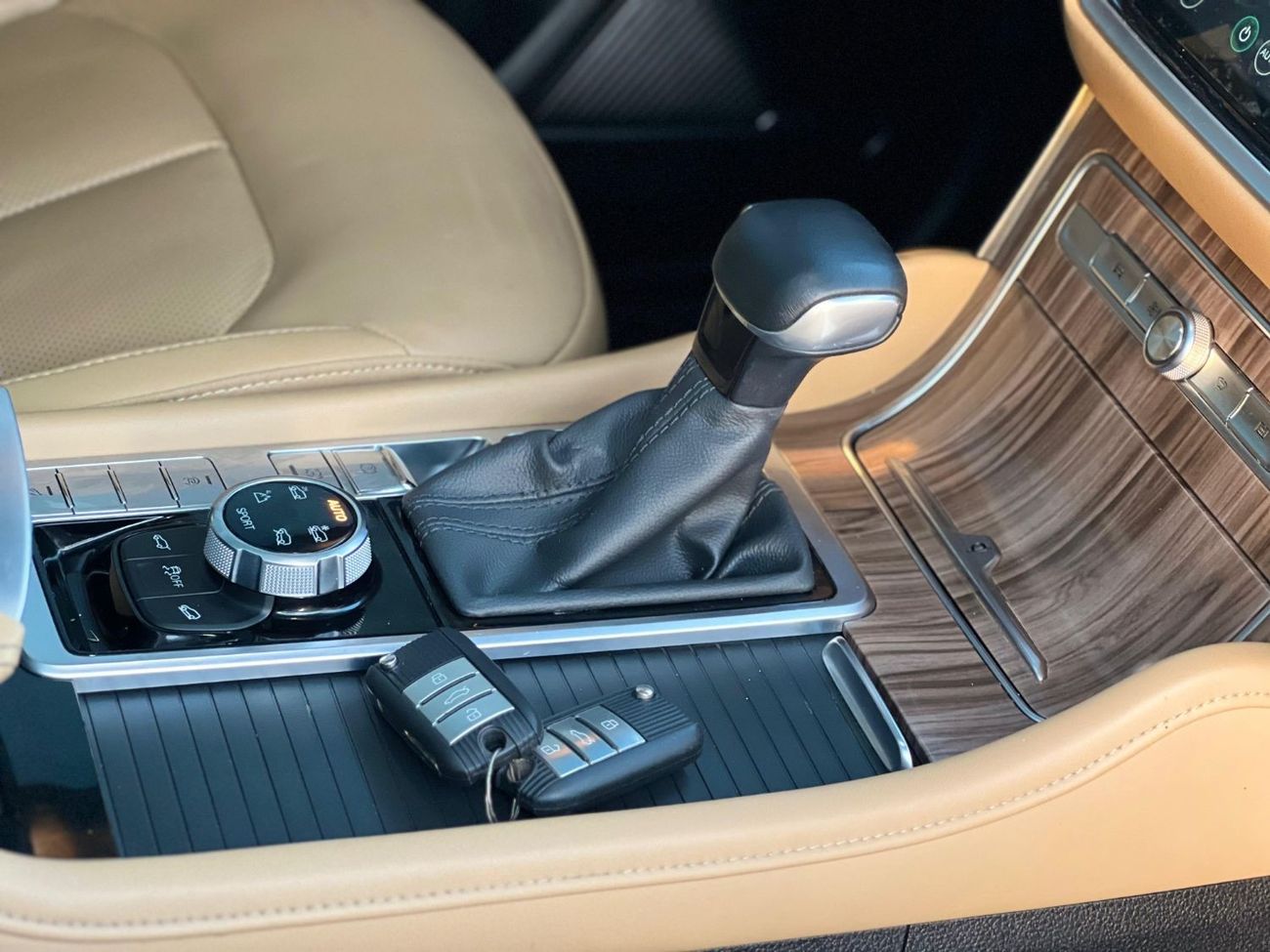 أم جي RX8 لاكجري