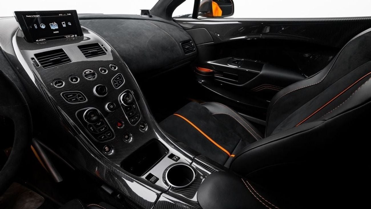 أستون مارتن فانتيج GT12