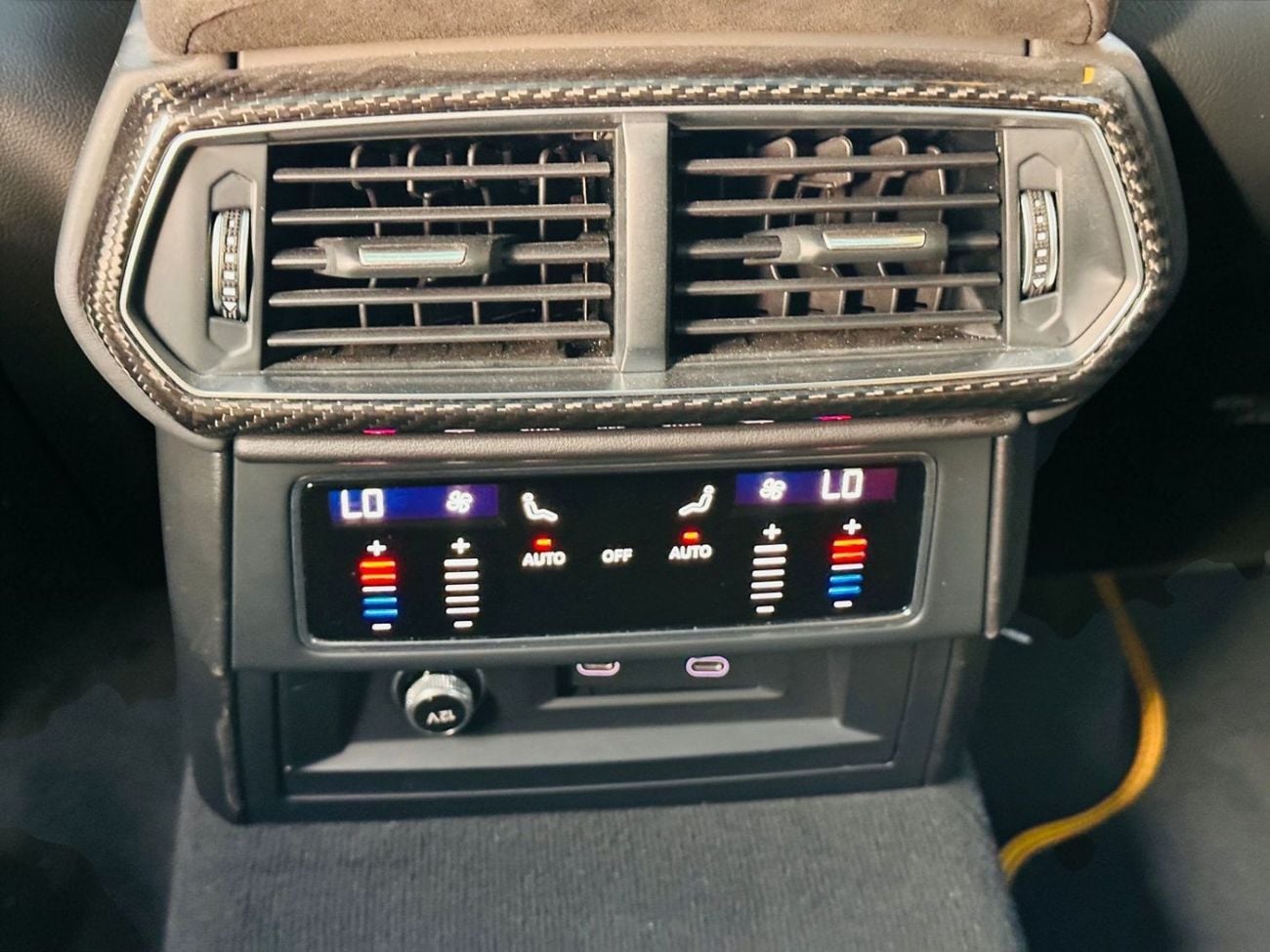 لامبورغيني اوروس AED 12,800 P.M. | 0% DP | LAMBORGHINI URUS | UNDER WARRANTY TILL FEB 2027 | GCC