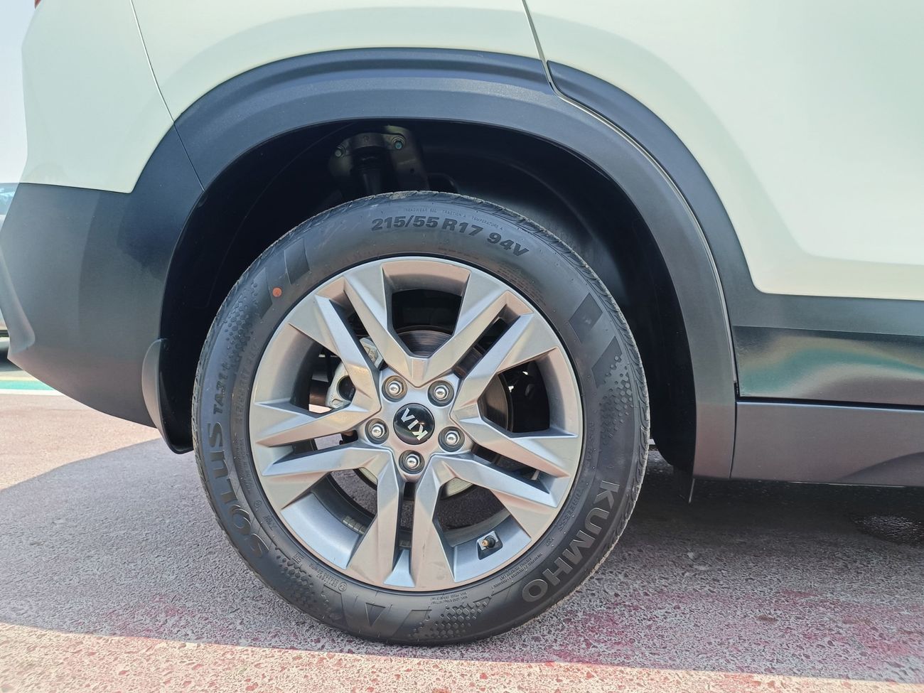 Kia Seltos S DUAL TONE /  1 YEAR WARANTY */ REGISTERATION / INSURANCE FREE (LOT # 75301)