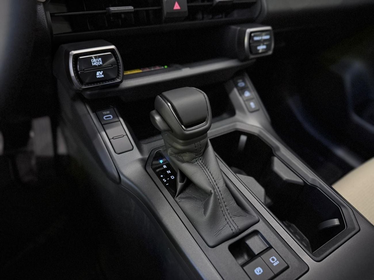 تويوتا راف ٤ 2026 Toyota Rav 4 GXR 2.5L Hybrid - GCC Specs - 5 Years Warranty and Service from AL Futtaim