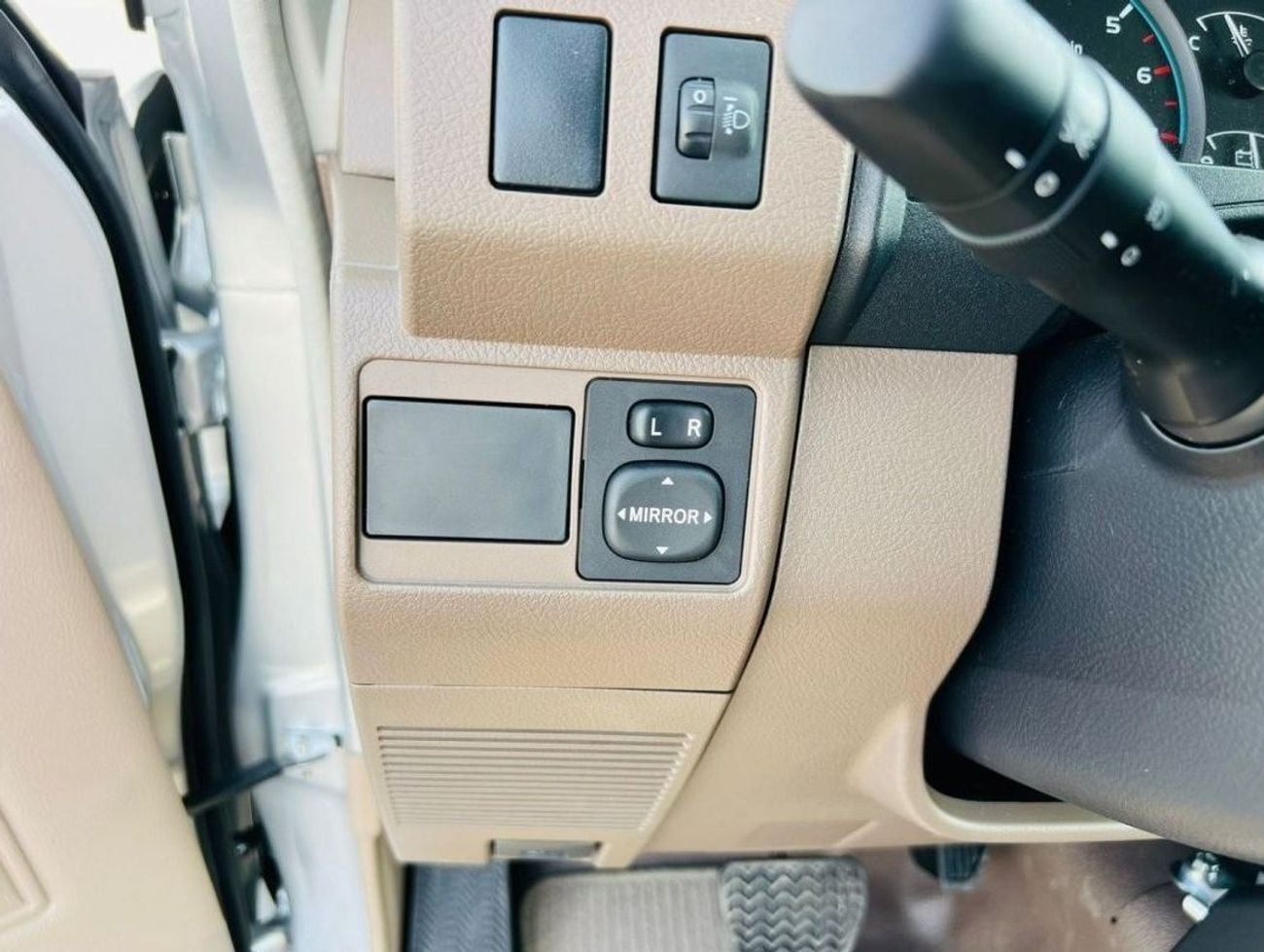 Toyota Land Cruiser Pick Up 4.0L PETROL AUTOMATIC DOUBLE CABINE 2026 GCC