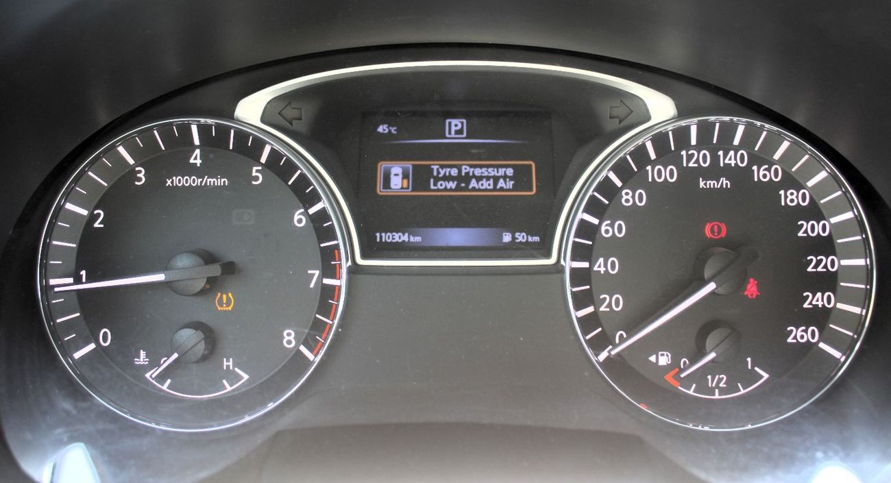 Nissan Altima SV ACCIDENTS FREE - GCC - MID OPTION - PERFECT INSIDE OUT