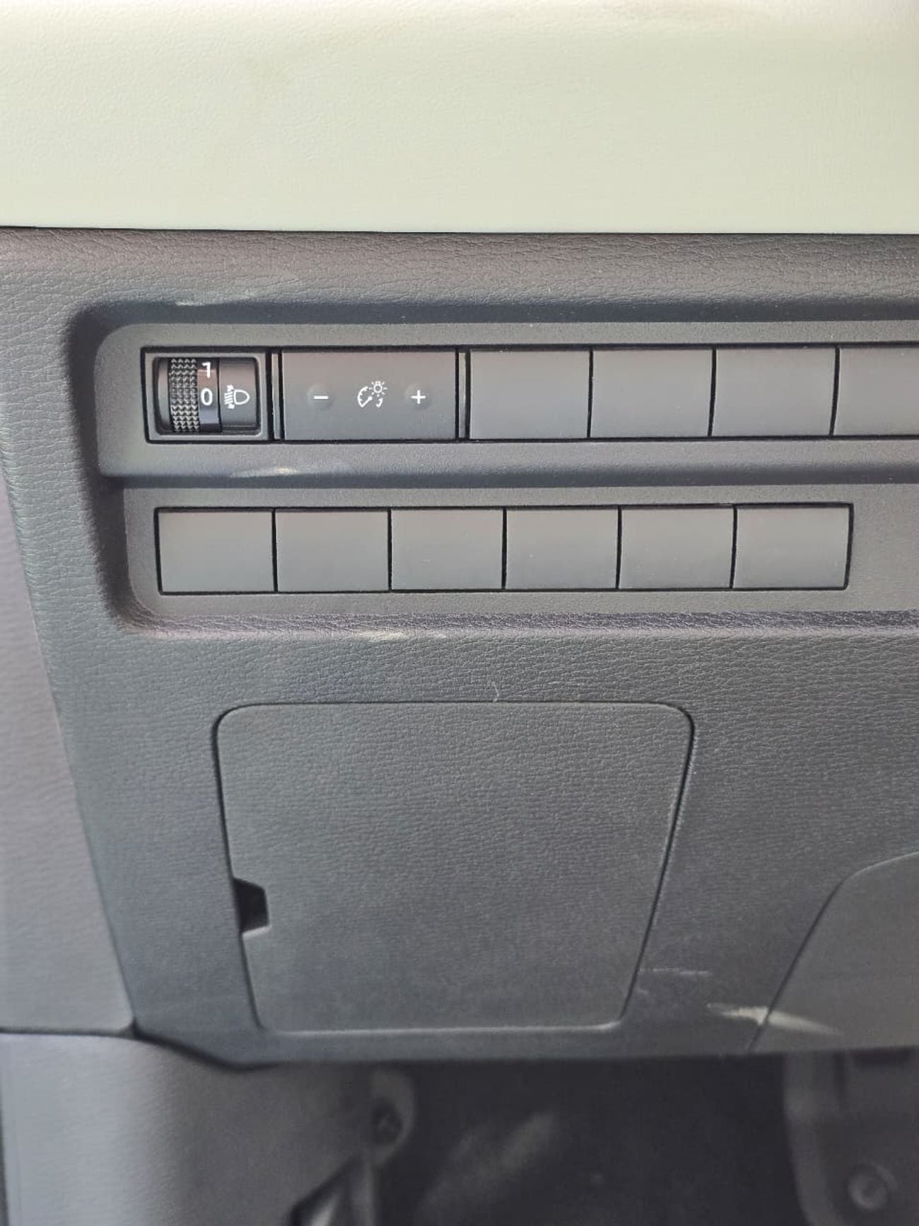 ميتسوبيشي آوتلاندر M-LINE 2.5L 2026