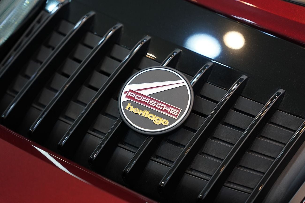 بورش 911 TARGA 4S HERITAGE DESIGN EDITION