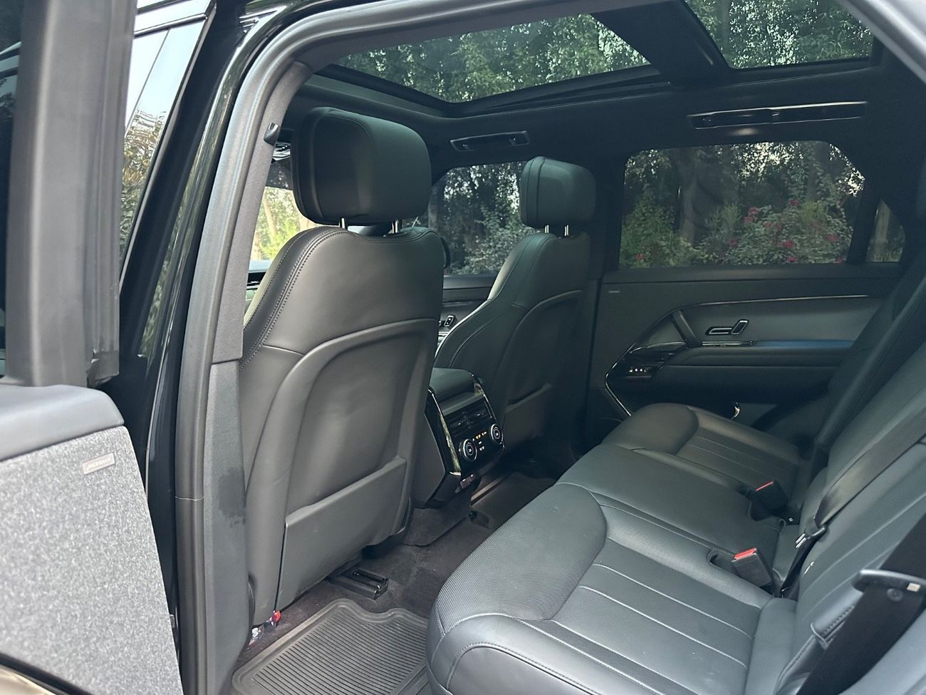 Land Rover Range Rover Sport Dynamic HSE D350 3.0L | V6 350 HP | Luxury, Power & Prestige Combined | Perfect Condition