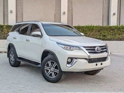 تويوتا فورتونر Toyota Fortuner,2020.Gcc specs 2.7L only 51000km.white colour