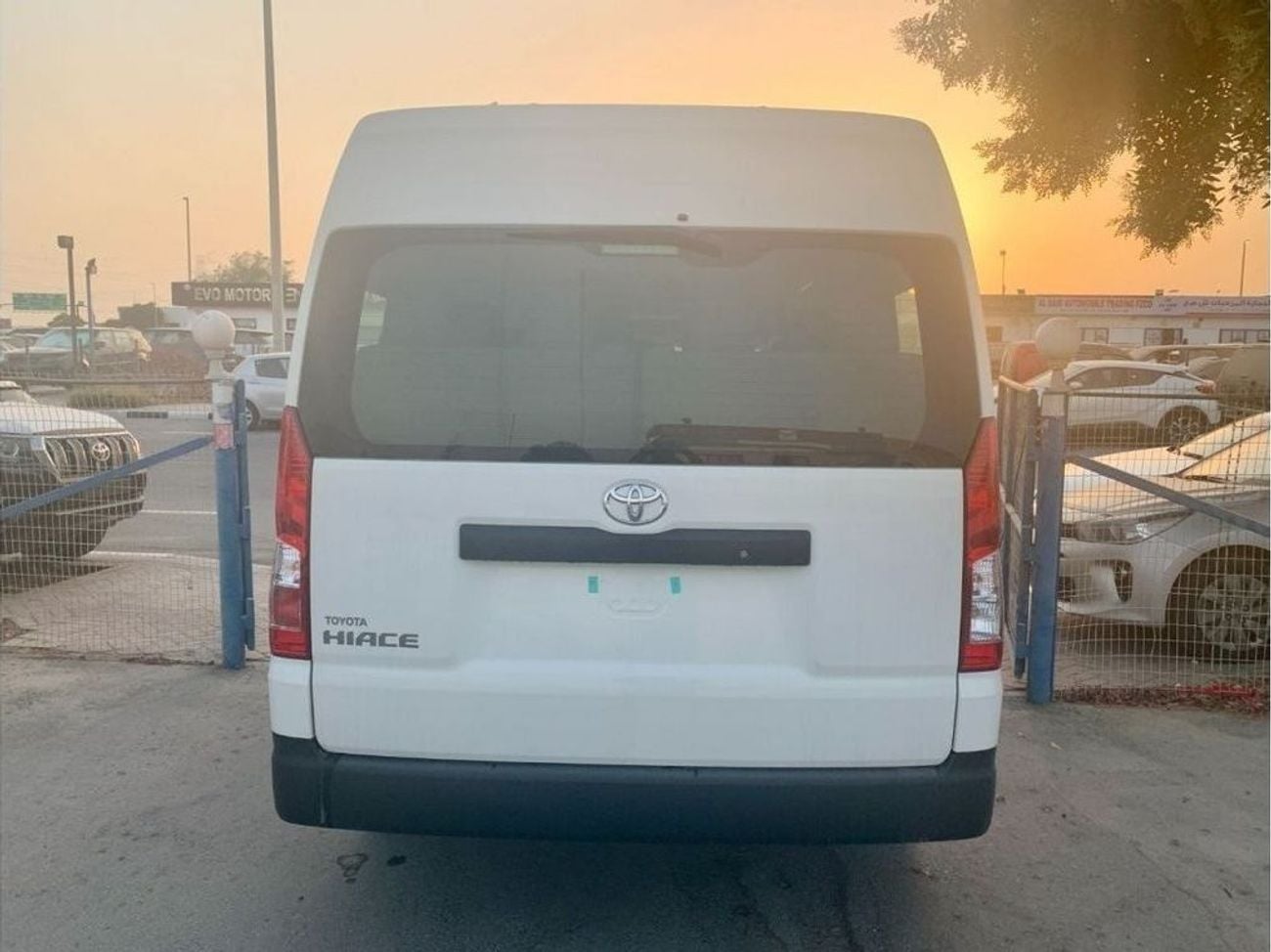 تويوتا هاياس COMMUTER HR 2.800cc DSL - 14 SEATER - M/T - 23MY