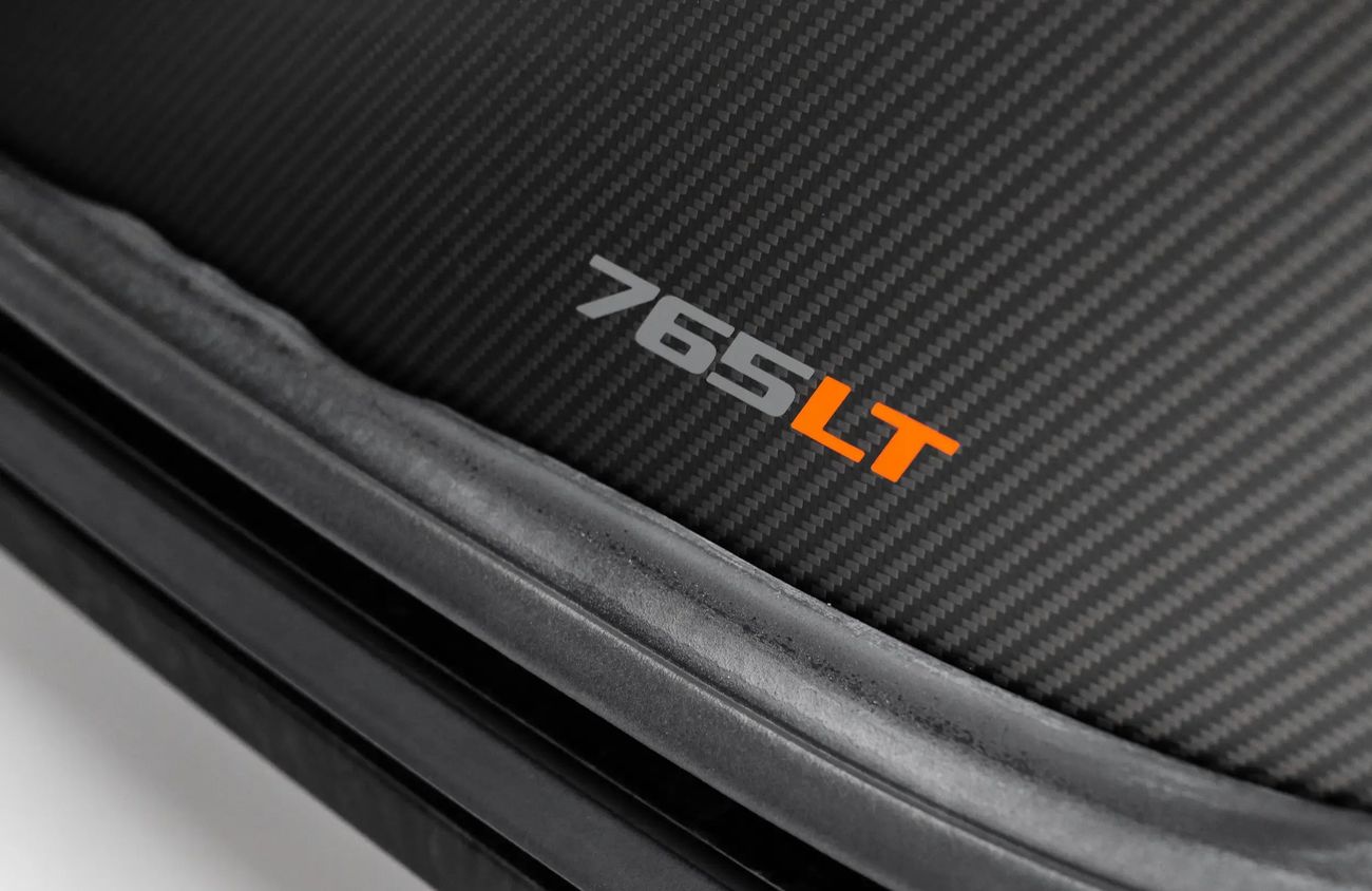 مكلارين 765LT 4.0L twin-turbocharged 8 Cylinder Engine