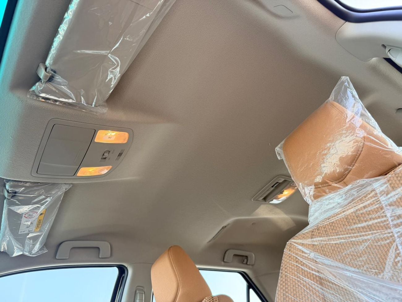 تويوتا فورتونر 2.7L 4WD PETROL AUTOMATIC TRANSMISSION ( FOR RE-EXPORT OUTSIDE GCC COUNTRIES )