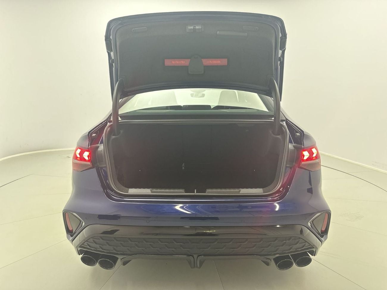 Audi S3 TFSI quattro 2.0L Sedan Sedan TFSI 333hp (Ref# 79092)